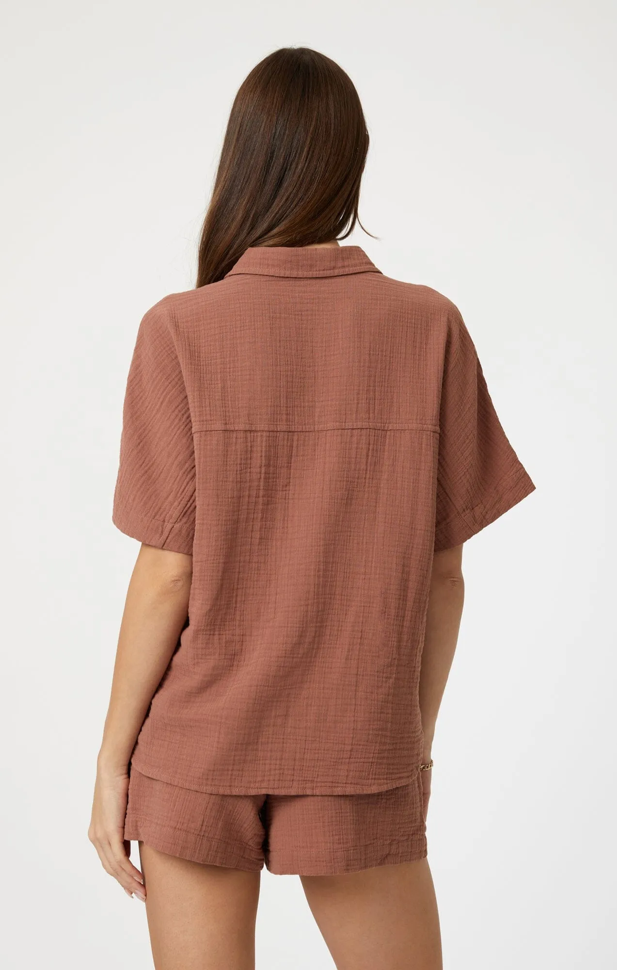 GAUZE SHORT SLEEVE SHIRT IN BROWNIE