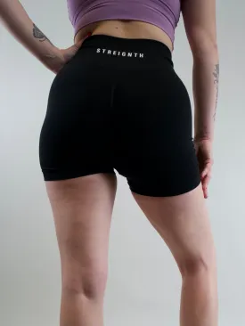 "STREIGNTH" SEAMLESS SCRUNCH SHORTS